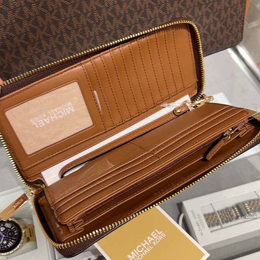 Michael Kors Jet Set Travel Large Travel CONTINENTAL wallet-wristlet-phoneholder - Picture 8 of 16